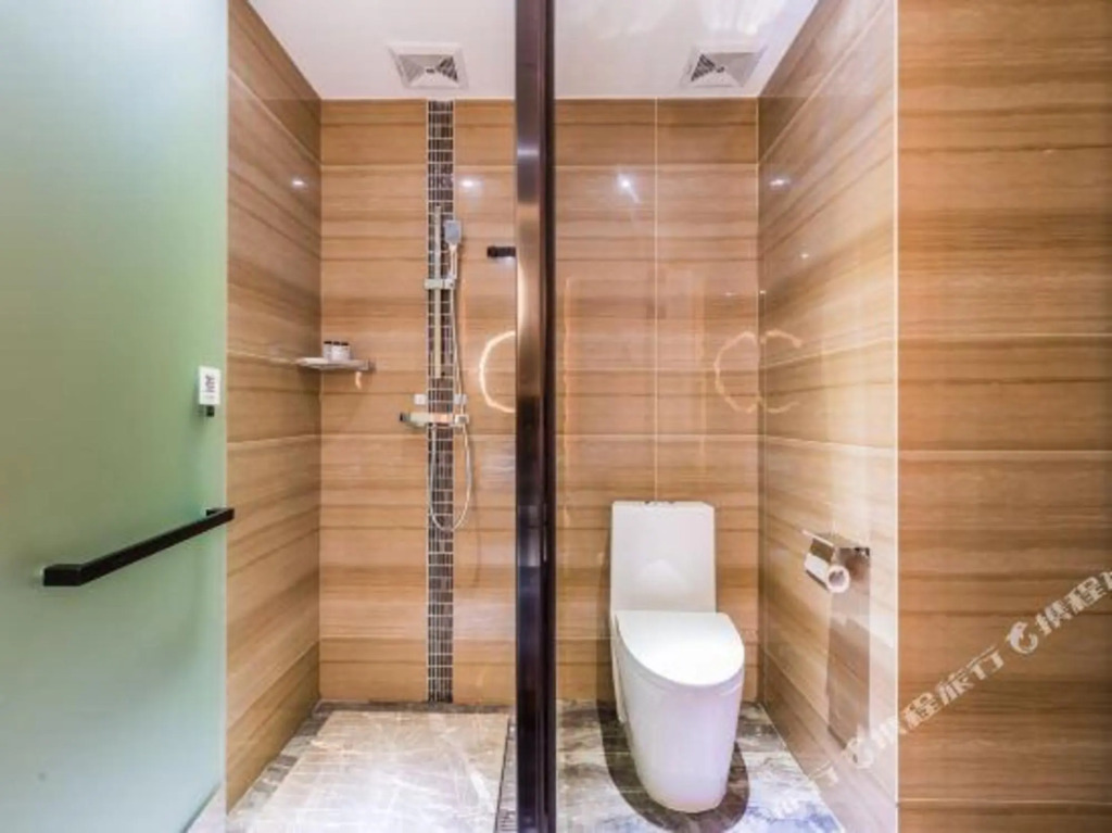 Чжаоцин: Jinxuan Chanyun Holiday Hotel (Sihui Zhenshan Avenue)