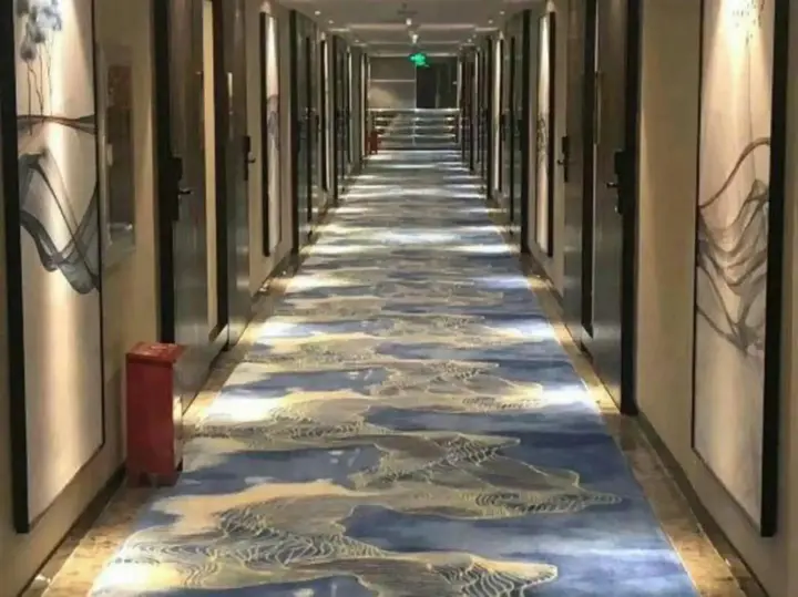 Цюйцзин: Beauty Hotel