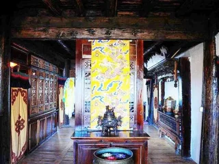 Шангри-Ла: Old Yard Inn