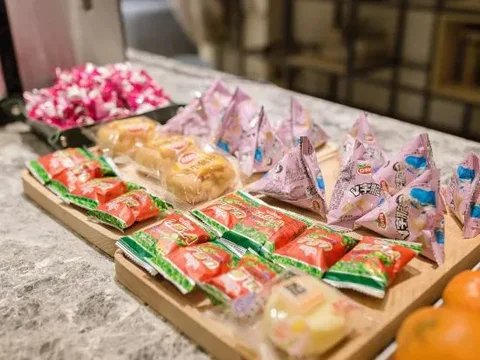 Чунцин: Cheezo High altitude river view Hotel ( Jiefangbei hongyadong store)