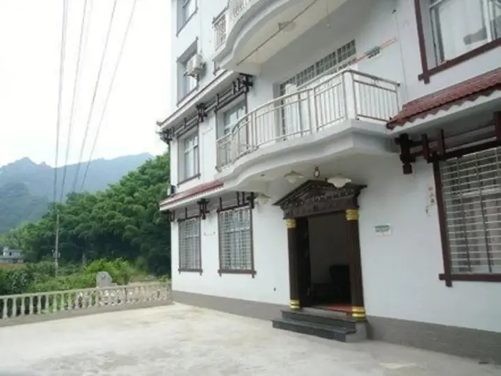 Чжанцзяцзе: zhangjiajie Wunong Kezhan