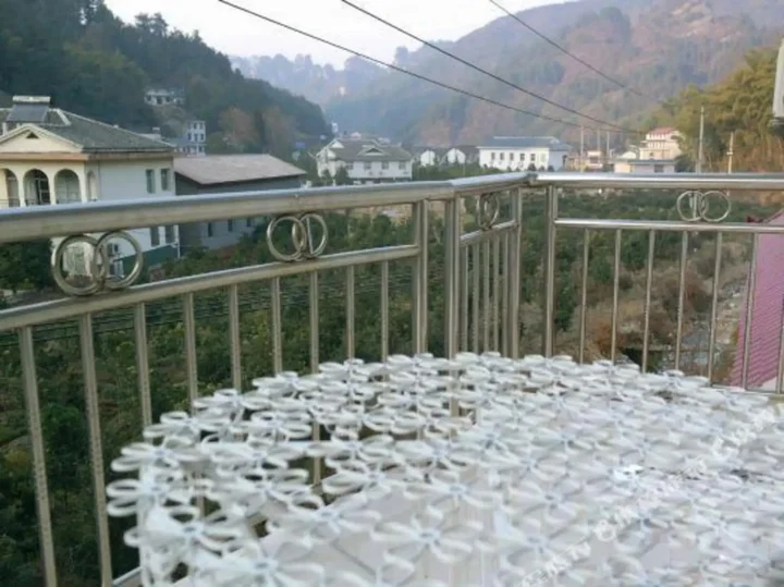 Чжанцзяцзе: zhangjiajie Wunong Kezhan