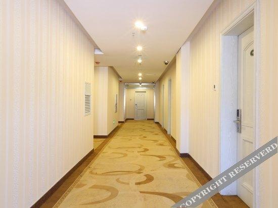 Чжанцзякоу: Super 8 Hotel (Zhangjiakou Celebration Plaza Hotel)