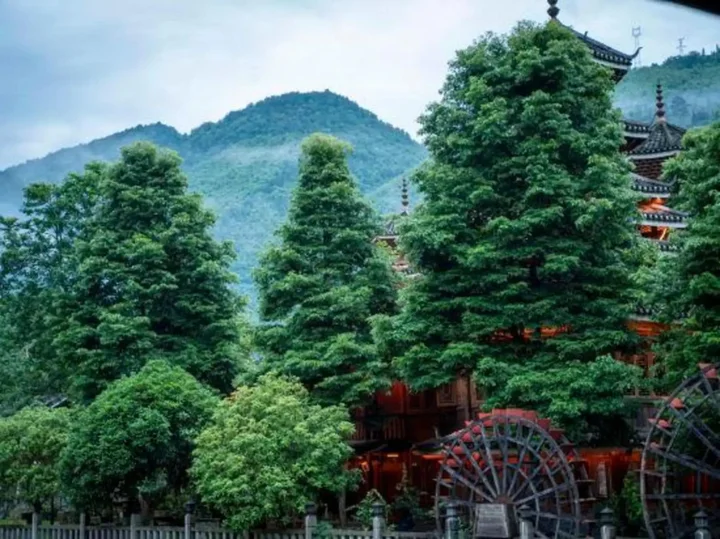 Чунцин: Guyun Langqiao Holiday Hotel