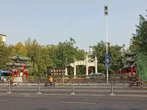 Чжэнчжоу: Qingfeng Bailu Hotel
