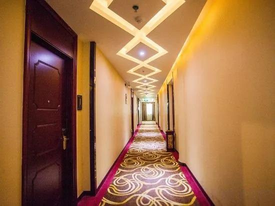 Чжаоцин: Langqi Hotel