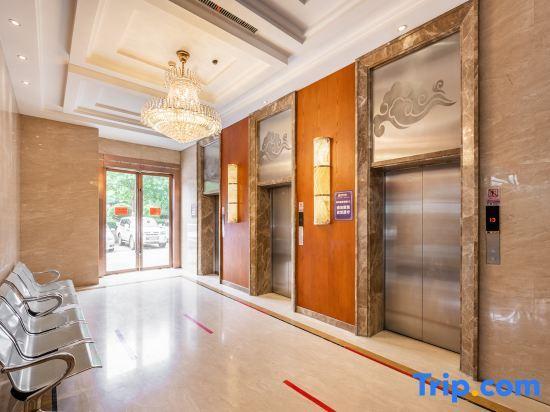 Пинлян: New Century Hotel