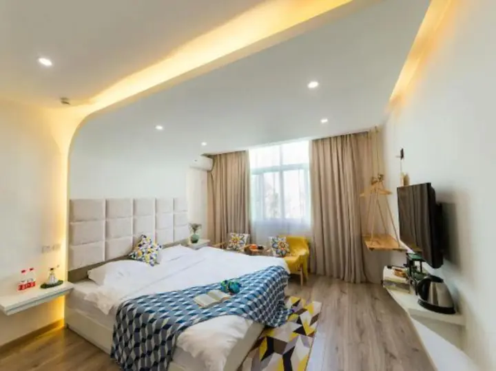 Цзясинь: Jiuqi Wuzhen Linshe Art Hotel