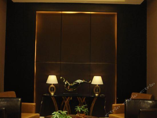 Эньши: Leshan Hotel