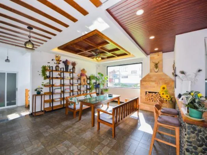Дали: Xinan Minzu Inn