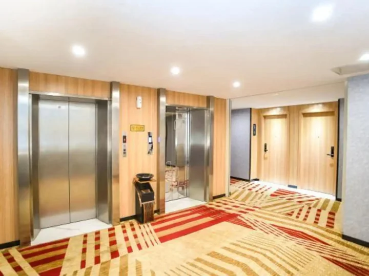 Янгиианг: Lanli Lily Hotel (Yangjiang East Huicheng Branch)
