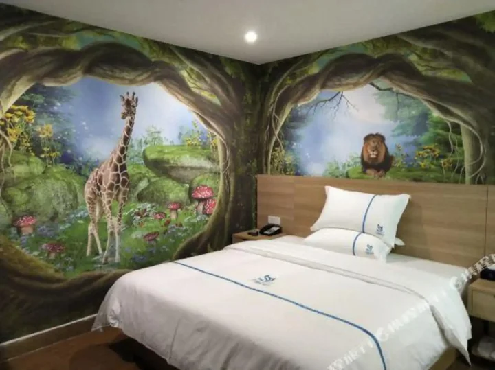 Янгиианг: Lanli Lily Hotel (Yangjiang East Huicheng Branch)