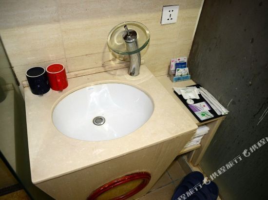 鄂州洋澜假日酒店 — фото 2