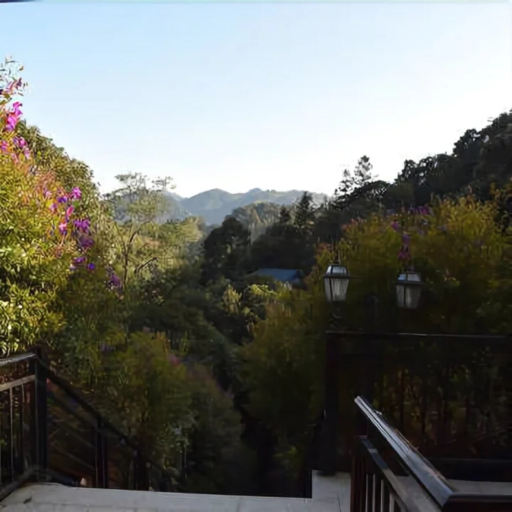 Хойчжоу: New Taoyuan Mountain Village
