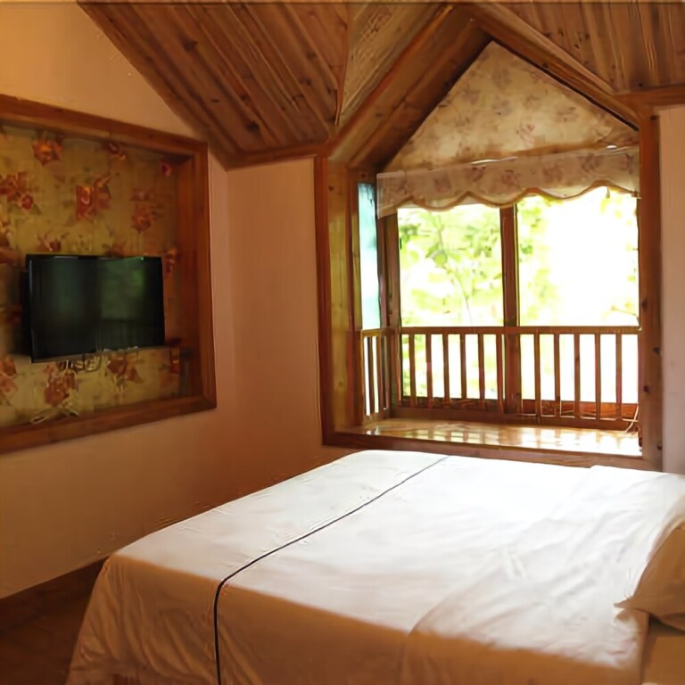 Хойчжоу: New Taoyuan Mountain Village