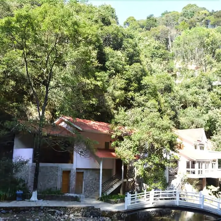 Хойчжоу: New Taoyuan Mountain Village