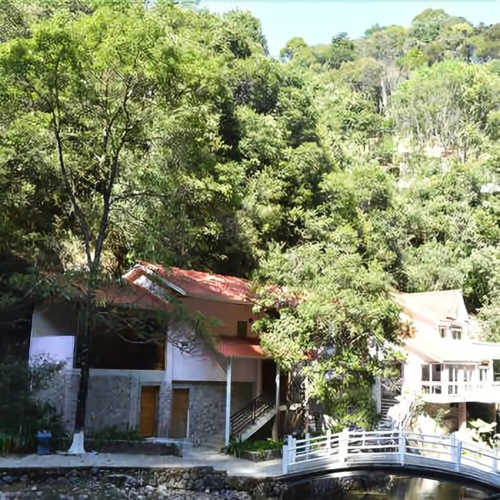 Хойчжоу: New Taoyuan Mountain Village