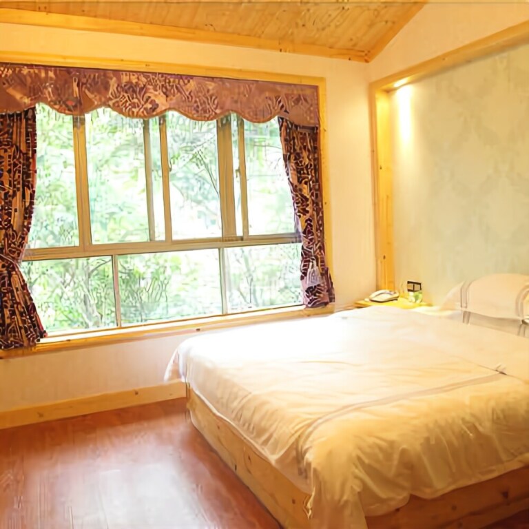 Хойчжоу: New Taoyuan Mountain Village
