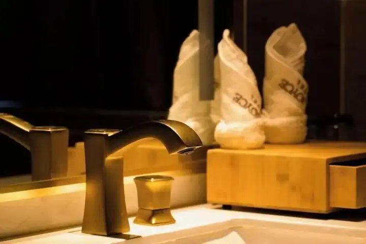 Чжухай: James Joyce Coffetel - Zhuhai Sports Center Mingzhu Station