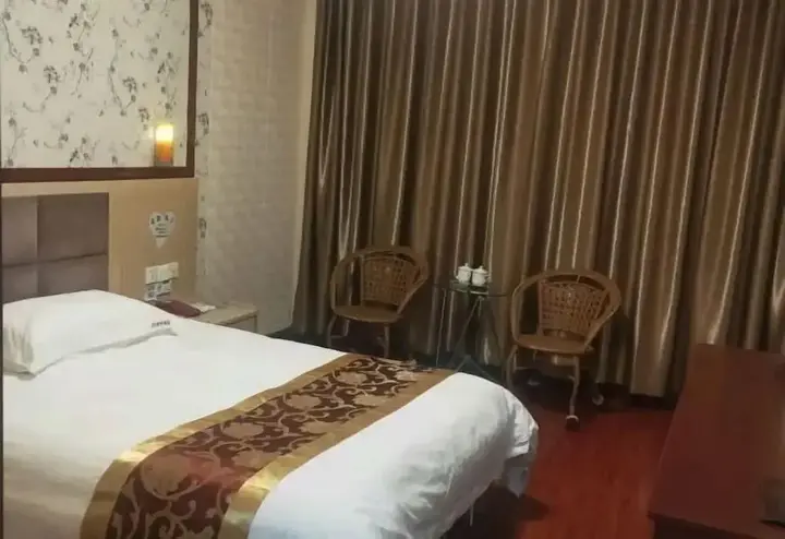 Цзинмэнь: Jingbo Business Hotel