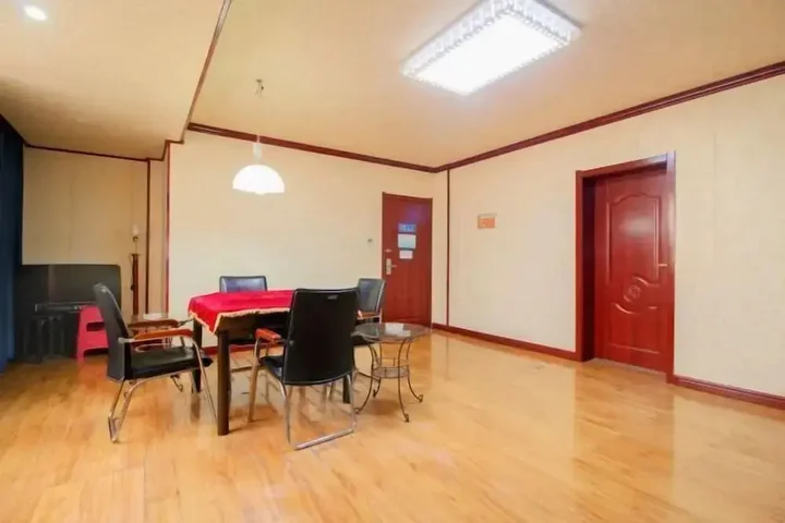 Цзинмэнь: Jingbo Business Hotel