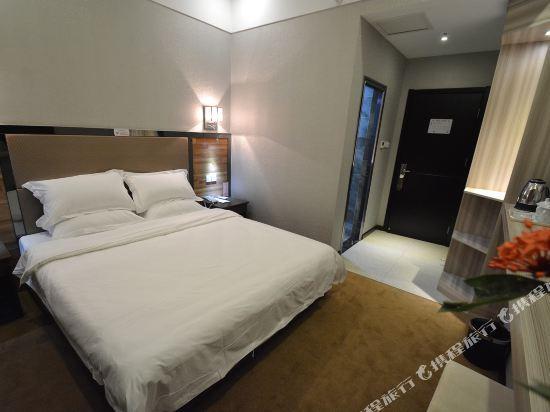 Чжэнчжоу: Yuanrun Business Hotel
