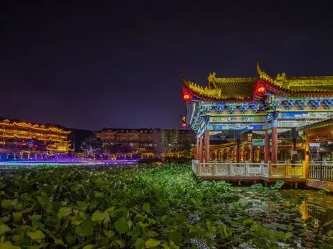 Эньши: Hualongcheng Hotel