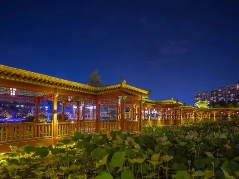 Эньши: Hualongcheng Hotel