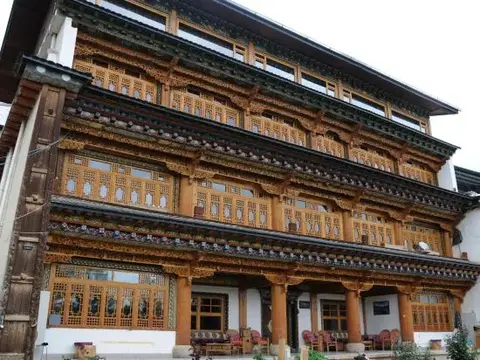 Шангри-Ла: Xike Hostel