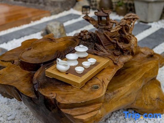 Шангри-Ла: Shanshui Yunjian Inn
