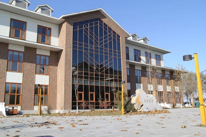 Баодин: Qingyang Baiyangdian Spring Resort