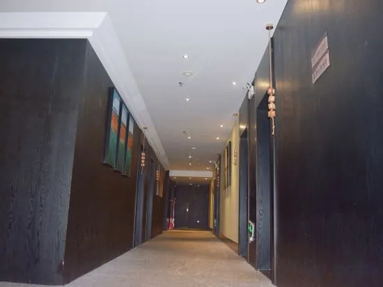Чжуншань: Viais International Hotel (Zhongshan Xiaolan High speed Railway Station Branch)