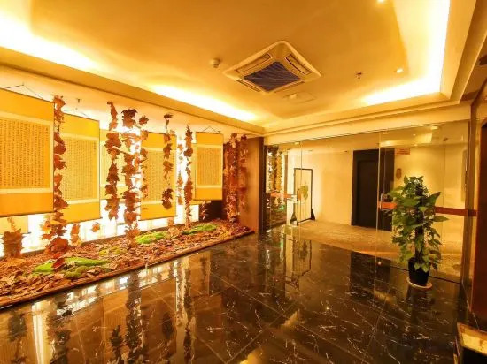Чжуншань: Viais International Hotel (Zhongshan Xiaolan High speed Railway Station Branch)