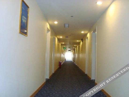 Кайфын: Yijia 365 Chain Hotel (Kaifeng Kaihua)