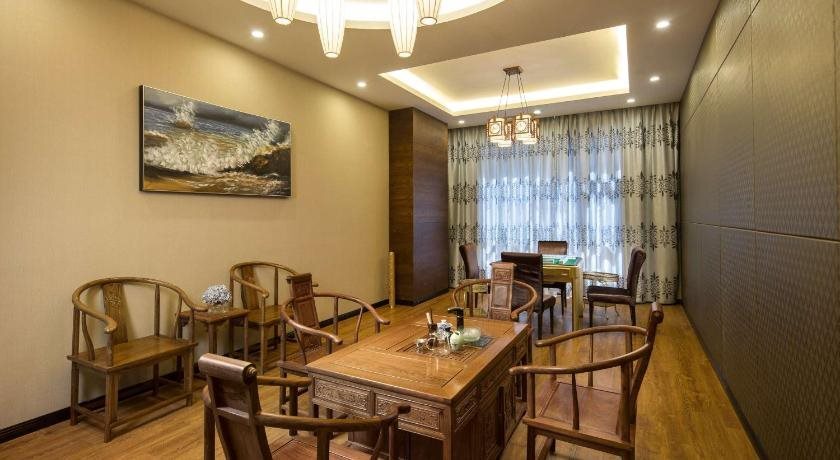 Цюйцзин: Ramada Huize