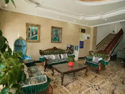 Цюйцзин: CLOUDS Hotel (Luoping Margaret)