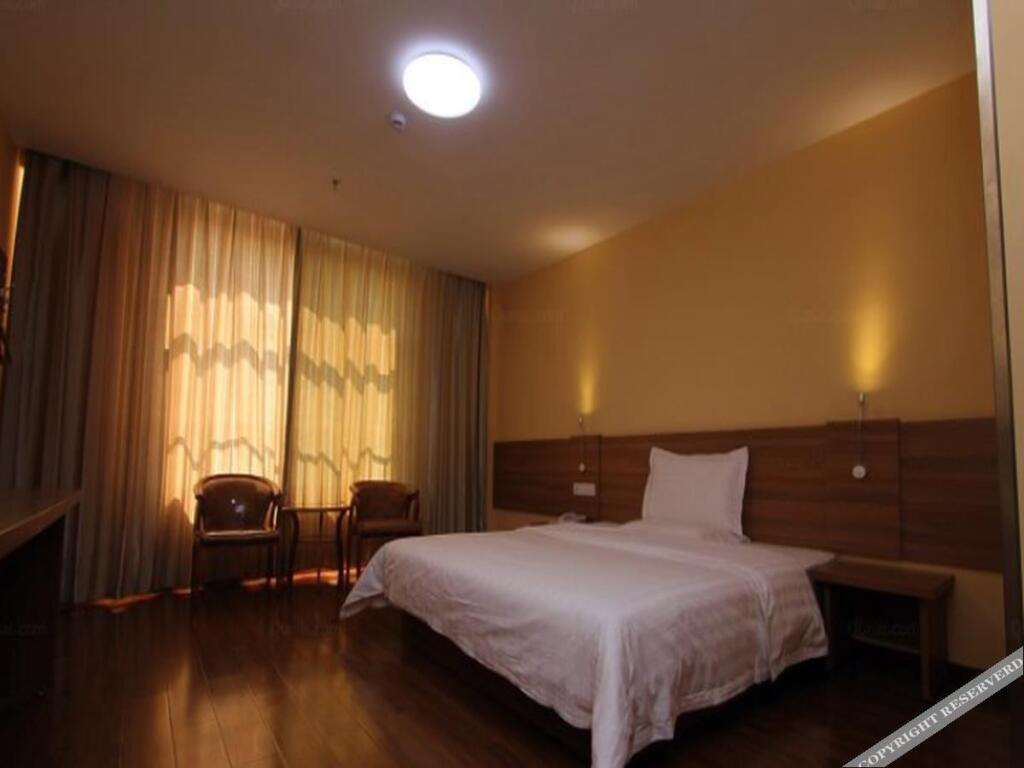 Цзинин: 7 Days Inn (Liangshan Quanpu)