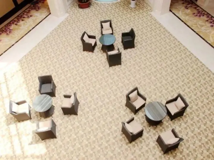 Карамай: Saussurea Hotel