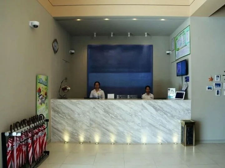 Циньчжоу: Jinjiang Inn Select QinZhou East Station City Government