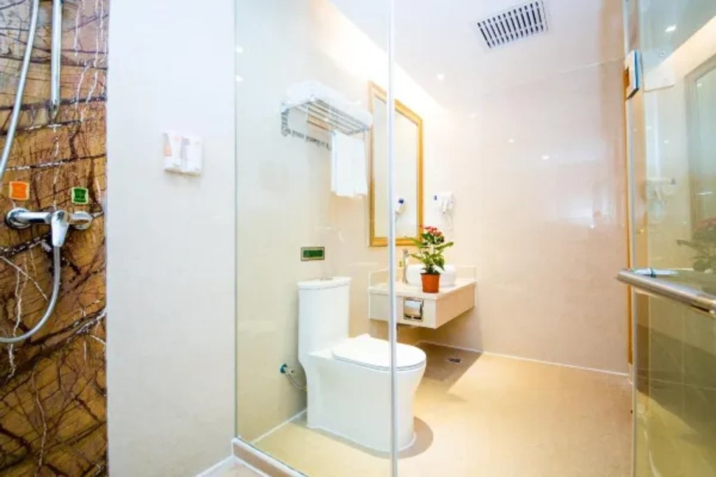 Ухань: Vienna Hotel Wuhan Lengjiao Lake Wanda Metro