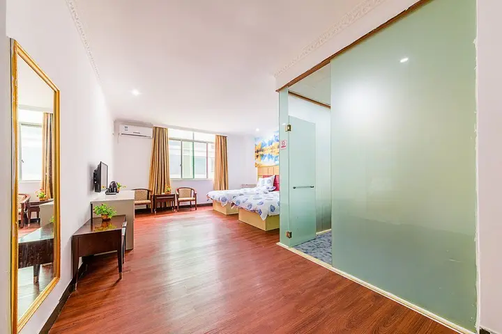 Гуанчжоу: Guangzhou Nalun Xinhang Hotel
