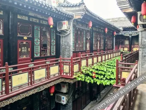 Цзиньчжун: Pingyao Old Locust Tree Inn