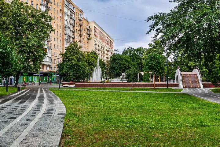 Москва: МаксРеалти24 на Украинском бульваре