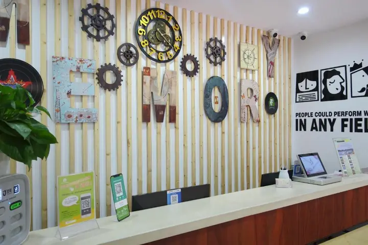Ханчжоу: Hangzhou Memory Travel International Hotel- Edge West Lake