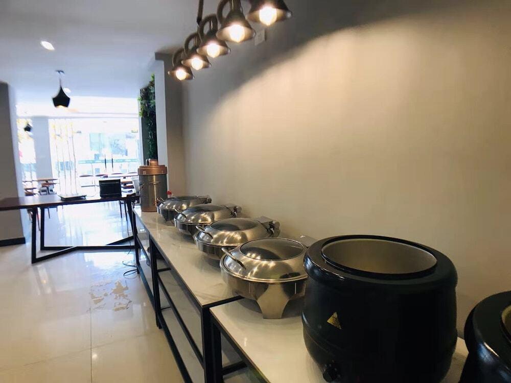 Гуйлинь: Guilin Tianqing City Hotel