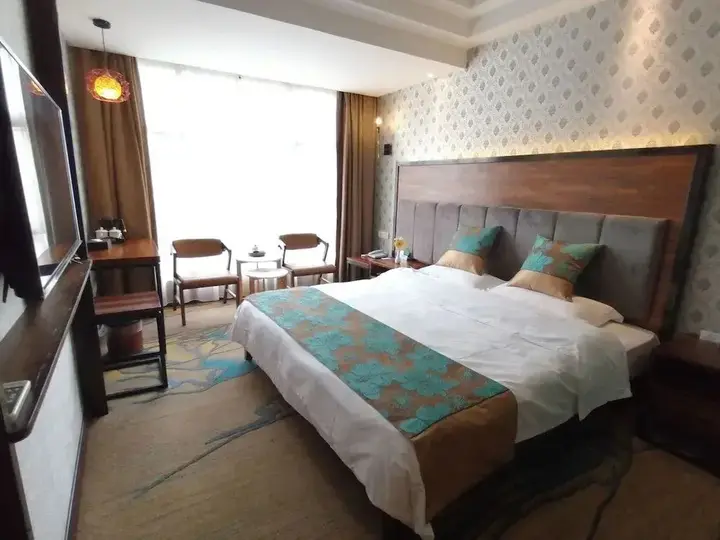 Гуйлинь: Guilin Tianqing City Hotel