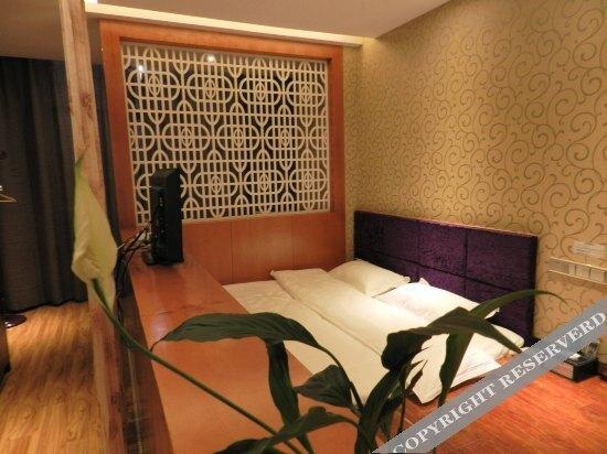 Цюйцзин: Xuanwei Shangyi Hotel