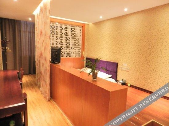 Цюйцзин: Xuanwei Shangyi Hotel
