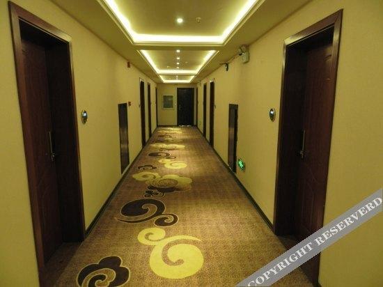Цюйцзин: Xuanwei Shangyi Hotel