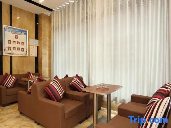 Чжанцзяцзе: Baili Hotel (Zhangjiajie Railway Station Tianmenshan Cableway)